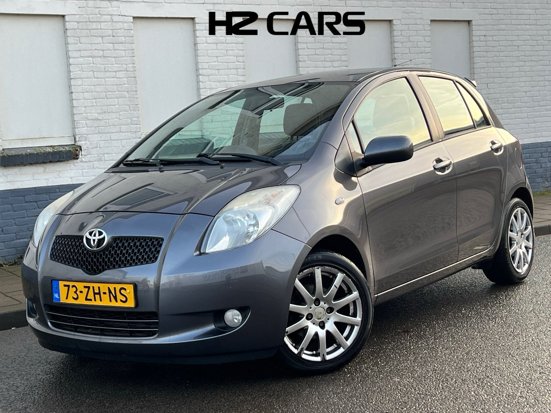 Toyota Yaris 1.3 VVTi Sol MMT|Automaat|Leder|5drs|PDC|Airco, 750 kg, 4 cilinders, Bedrijf, 1298 cc