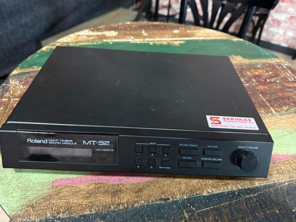 Roland MT-32 Multi-Timbre Midi synthesizer Sound Module, Ophalen of Verzenden, Zo goed als nieuw, Roland