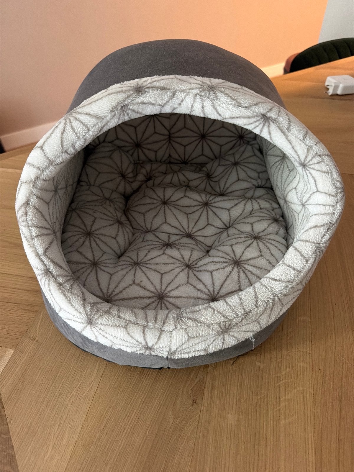 Pixie Ilgo kattenmand, Ophalen, Zo goed als nieuw, Pluche