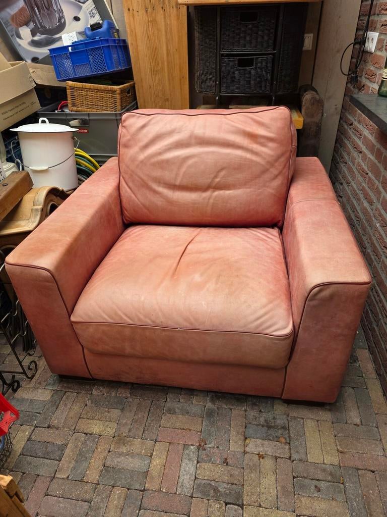 Grote zware lederen loveseat, zie foto's, Huis en Inrichting, Banken | Sofa's en Chaises Longues, Ophalen, Gebruikt, Tweepersoons