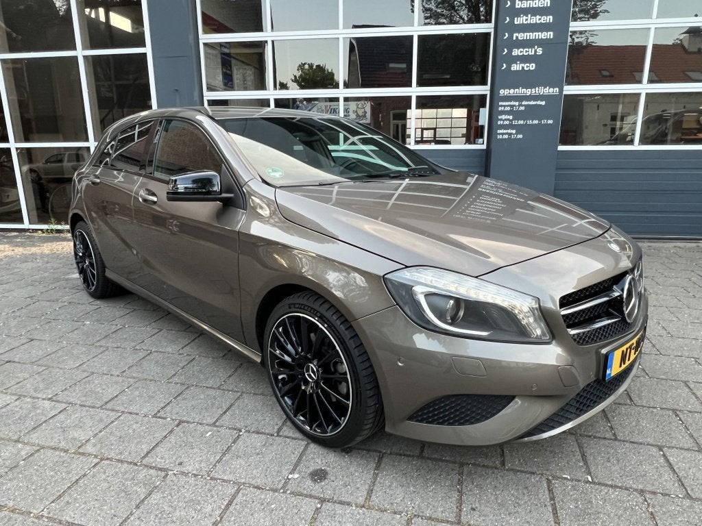 Mercedes-Benz A-Klasse 180 Prestige Airco (bj 2013), Emergency brake assist, Gebruikt, 4 cilinders, Leder en Stof