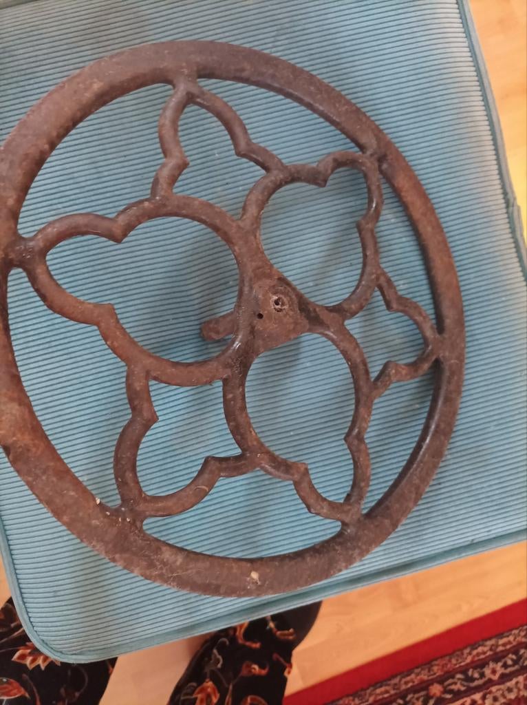 Zwarte antieke Singer Treadle naaimachine riemgeleider wiel, Ophalen
