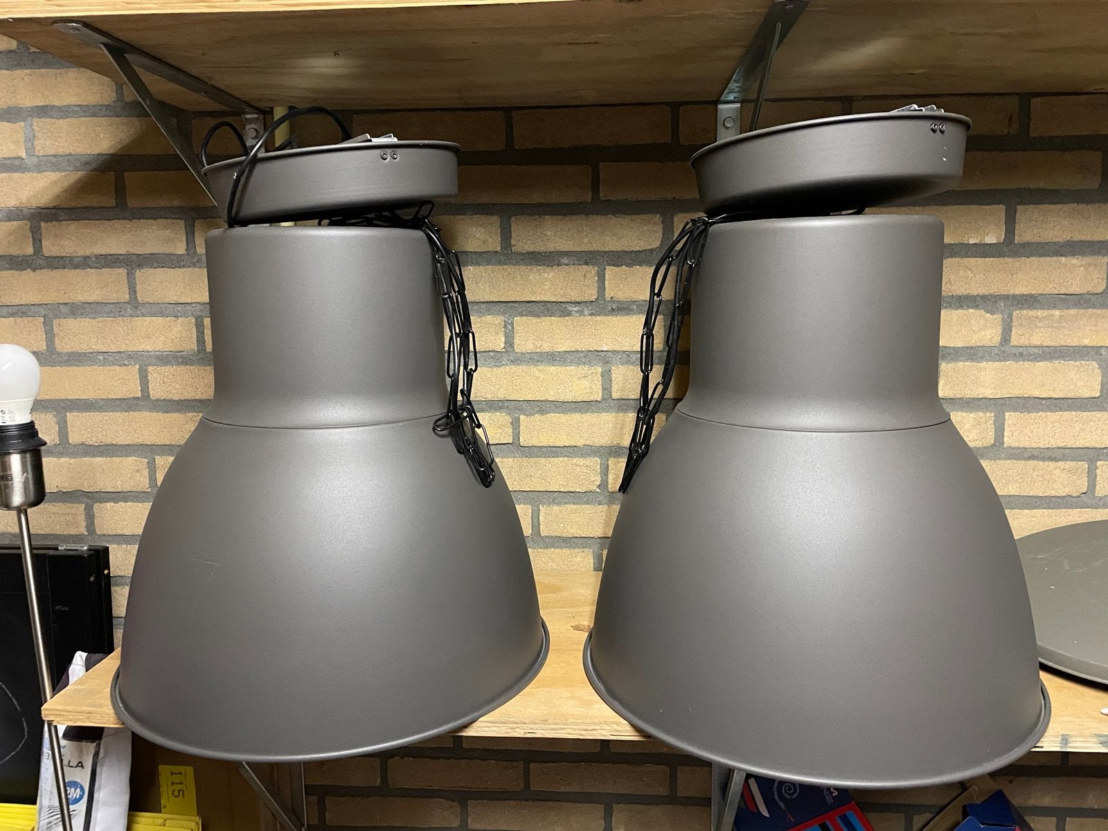 2x Industriële Hanglampen - Grijs/Antraciet, Ophalen, Gebruikt, E27 (groot), Metaal