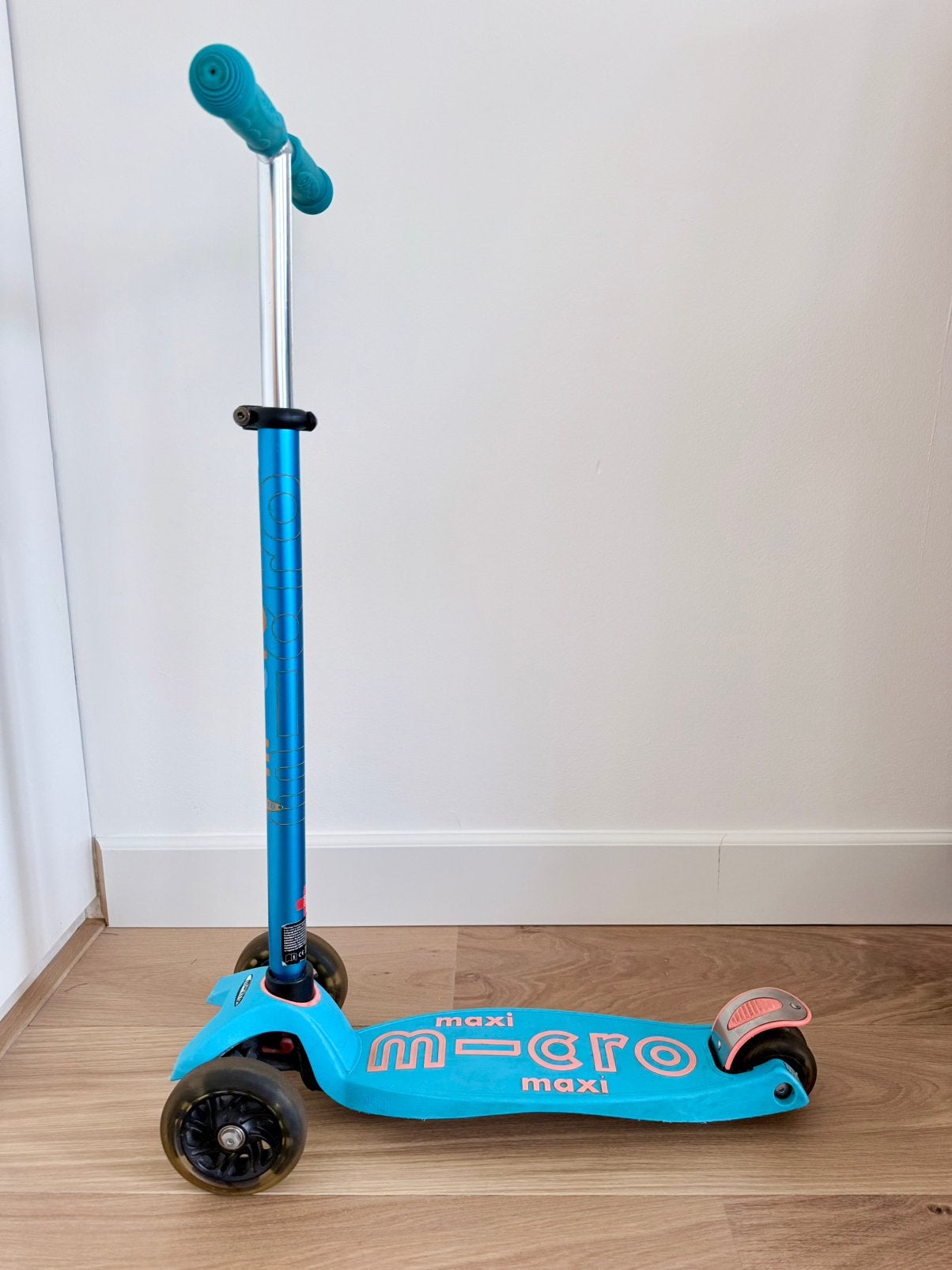 Micro step Maxi met LED wielen, Fietsen en Brommers, Ophalen, Zo goed als nieuw, Gewone step