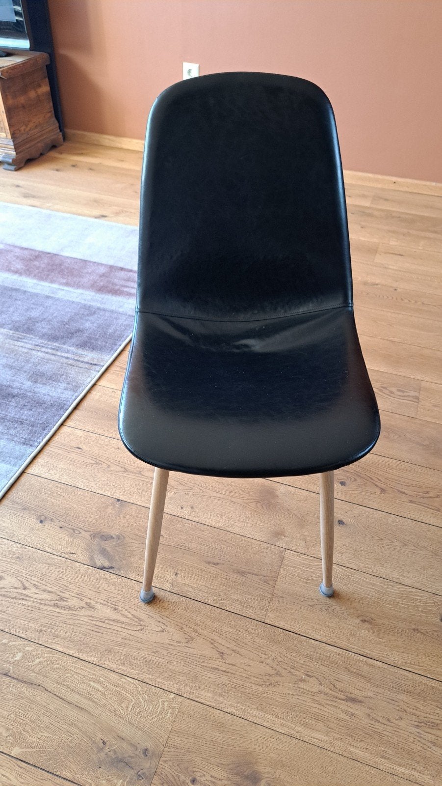 4 Jysk stoelen - Zwart met houten poten, Gebruikt, Zwart, Eén, Ophalen