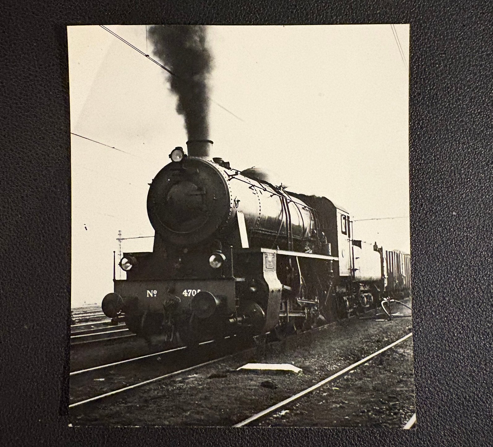 Oude foto stoomlocomotief NS 4705 te Heerlen (1945), Ophalen of Verzenden, Gebruikt, Trein