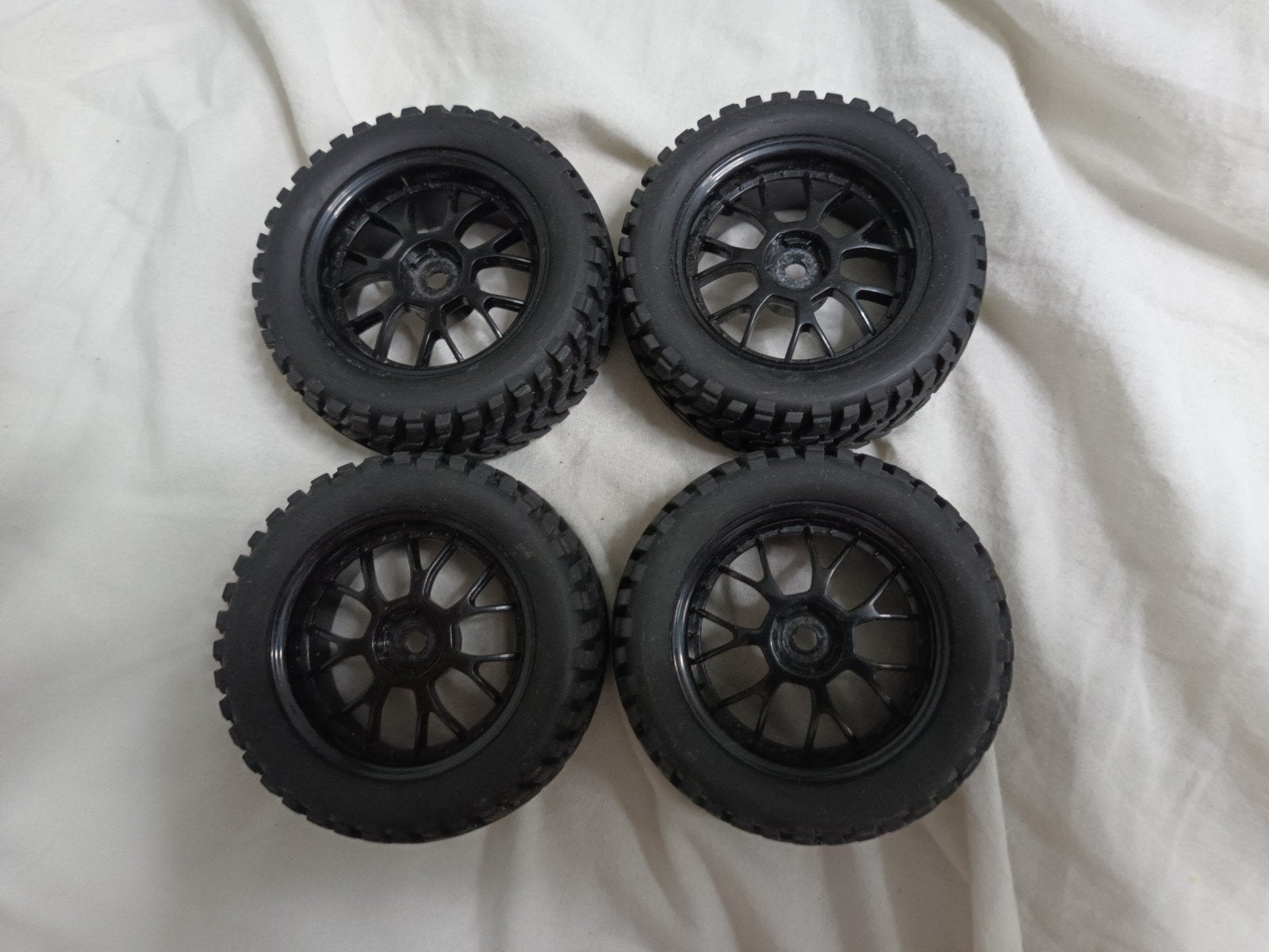 Set van 4 RC auto wielen met banden, Ophalen of Verzenden, Zo goed als nieuw, Auto, Overige merken