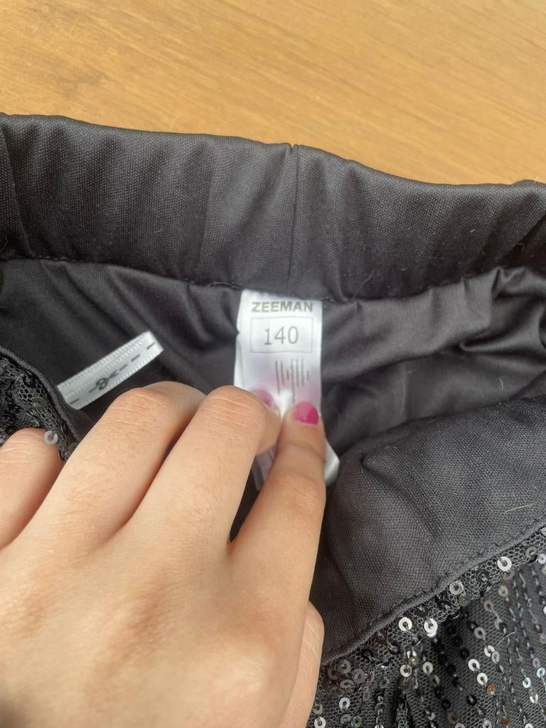 Zeeman Zwarte Pailletten Broek Maat 140, Ophalen of Verzenden