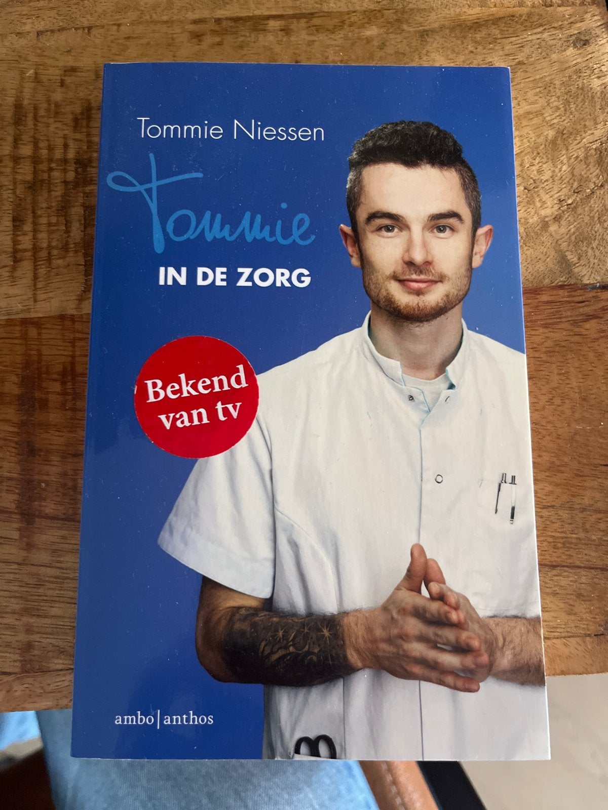 Tommie in de Zorg - Bekend van TV, Ophalen, Zo goed als nieuw, Overige typen