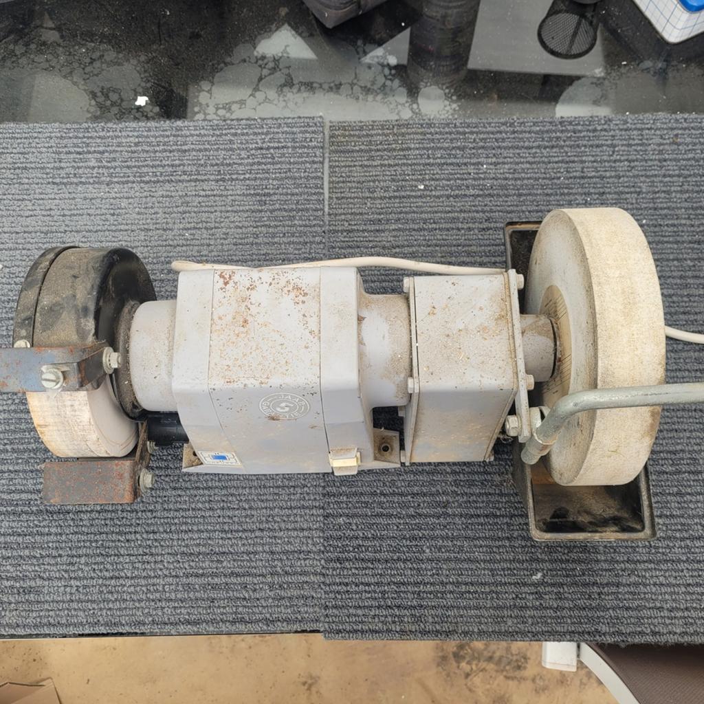 Creusen Slijpmachine NS 5215 TS - normaal/natslijpmachine, Ophalen, Gebruikt, Minder dan 700 watt, Werkbankslijpmachine