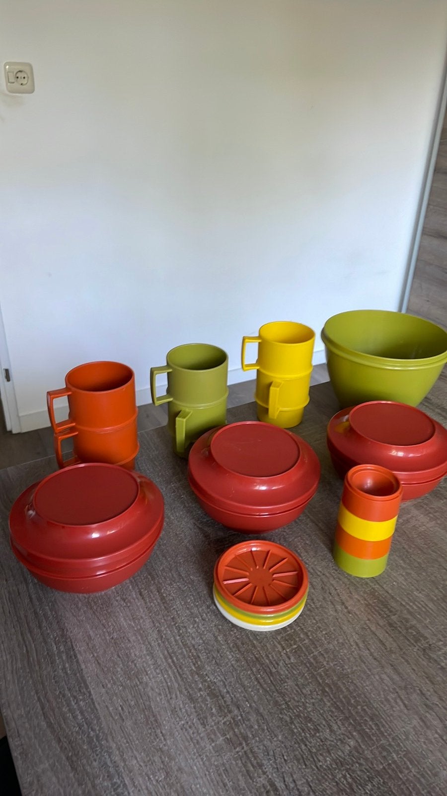 Tupperware erg leuk kleurrijke set in 1 koop!!, Caravans en Kamperen, Ophalen of Verzenden, Zo goed als nieuw