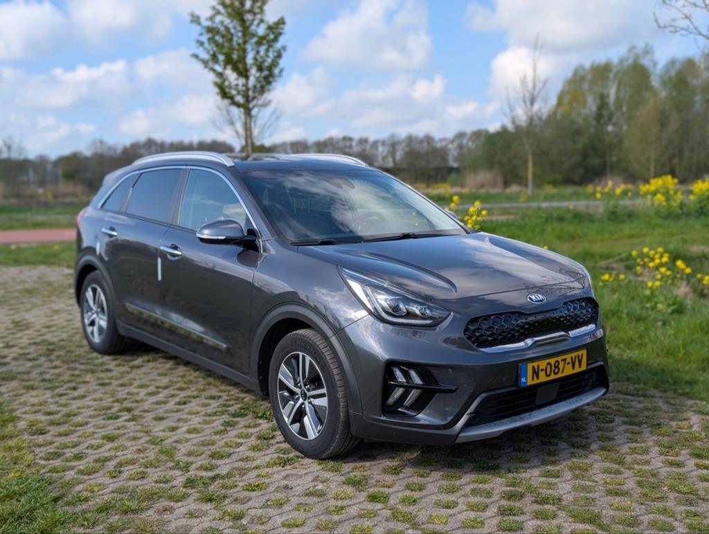 Kia Niro 1.6 PHEV ExecutiveLine (2020), Lichtsensor, 73 km/l, Grijs, SUV of Terreinwagen