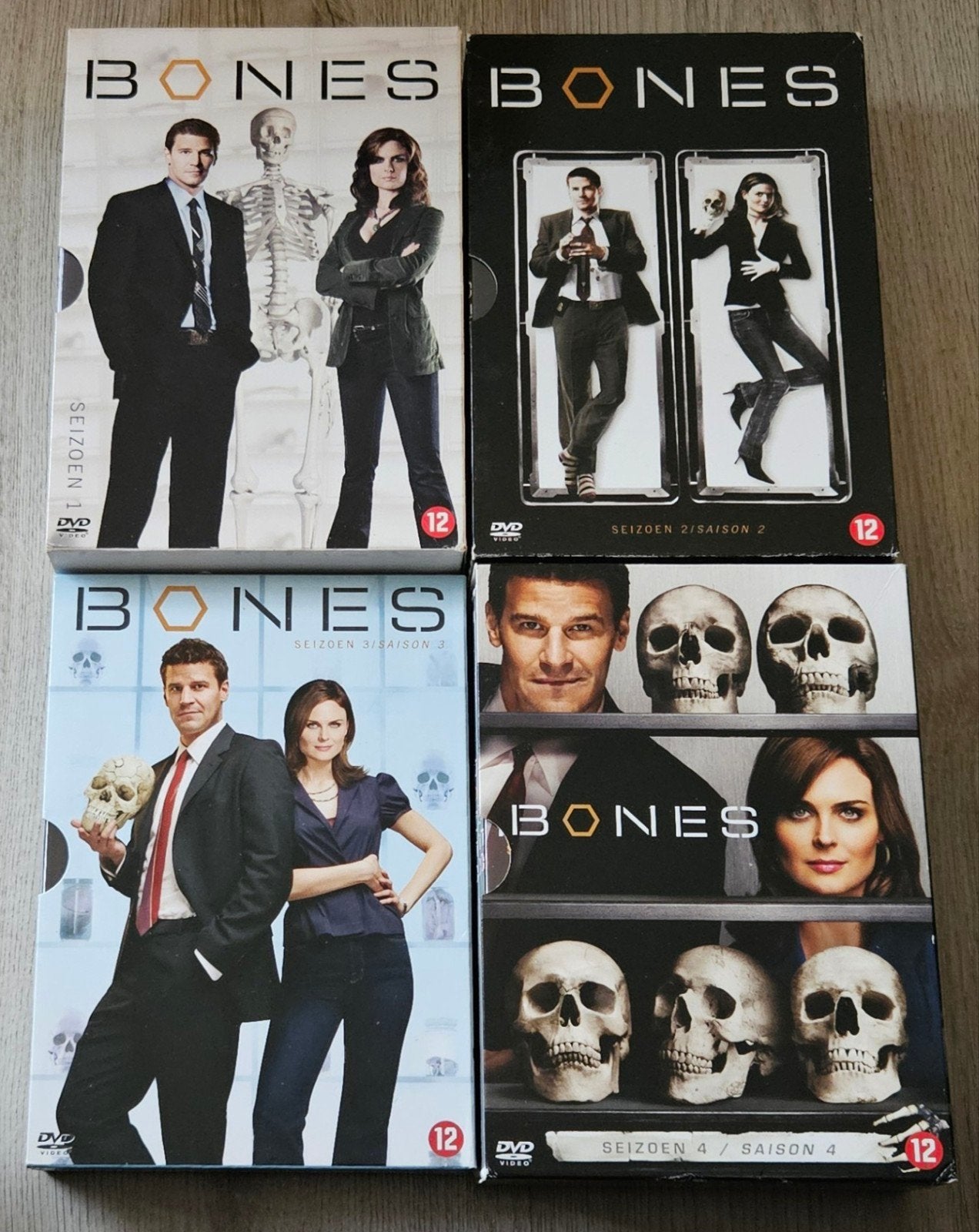 Bones - DVD Boxsets - Seizoen 1 t/m 4 - Misdaad Drama, Cd's en Dvd's, Dvd's | Tv en Series, Misdaad, Nederlands, Seizoen 1, Ophalen of Verzenden