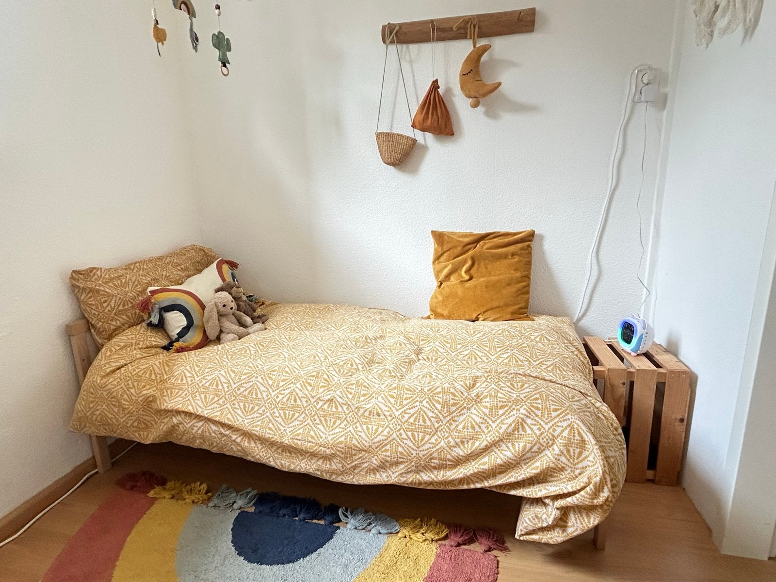 IKEA Sniglar Peuterbed Berken met Matras en Hoeslakens, Ophalen, 70 tot 85 cm, 140 tot 160 cm, Zo goed als nieuw