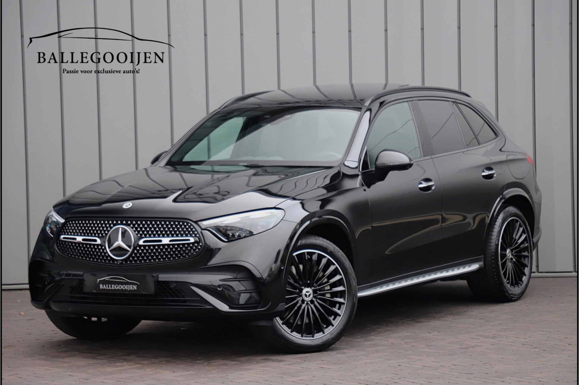 Mercedes-Benz GLC 300e AMG 4-Matic | 313PK | Luchtvering | A, Auto's, Automaat, 12 maanden, Gebruikt, Zwart