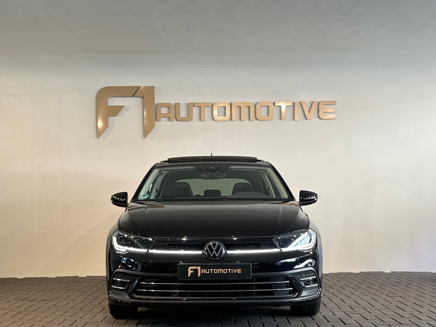 Volkswagen POLO 1.0 TSI R-Line Pano|ACC|Lane Assist|Stoelver, Gebruikt, Euro 6, Bedrijf, 600 kg