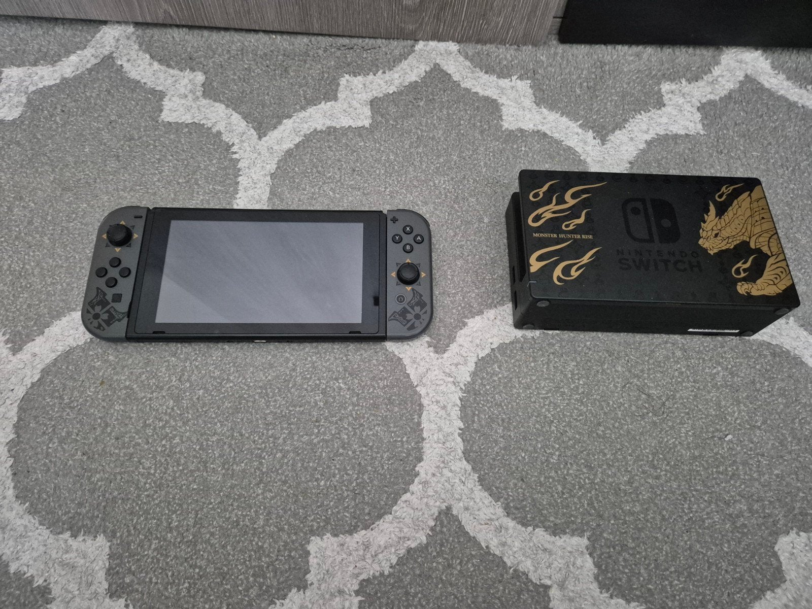 Nintendo Switch Monster Hunter Rise Special Editie, Ophalen of Verzenden, Gebruikt, Met 2 controllers, Switch Original