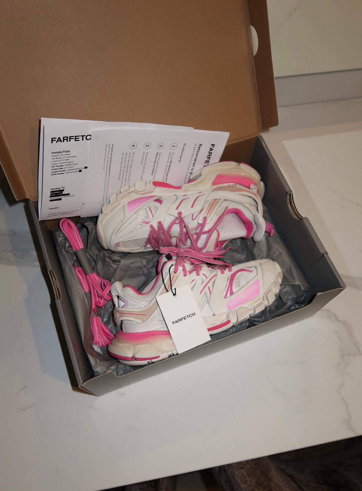Balenciaga Track low Sneakers White Pink Luxury Trainers, Balenciaga, Ophalen of Verzenden, Zo goed als nieuw