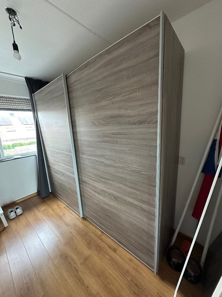 Kledingkast, Ophalen, Met deur(en), Gebruikt, 200 cm of meer