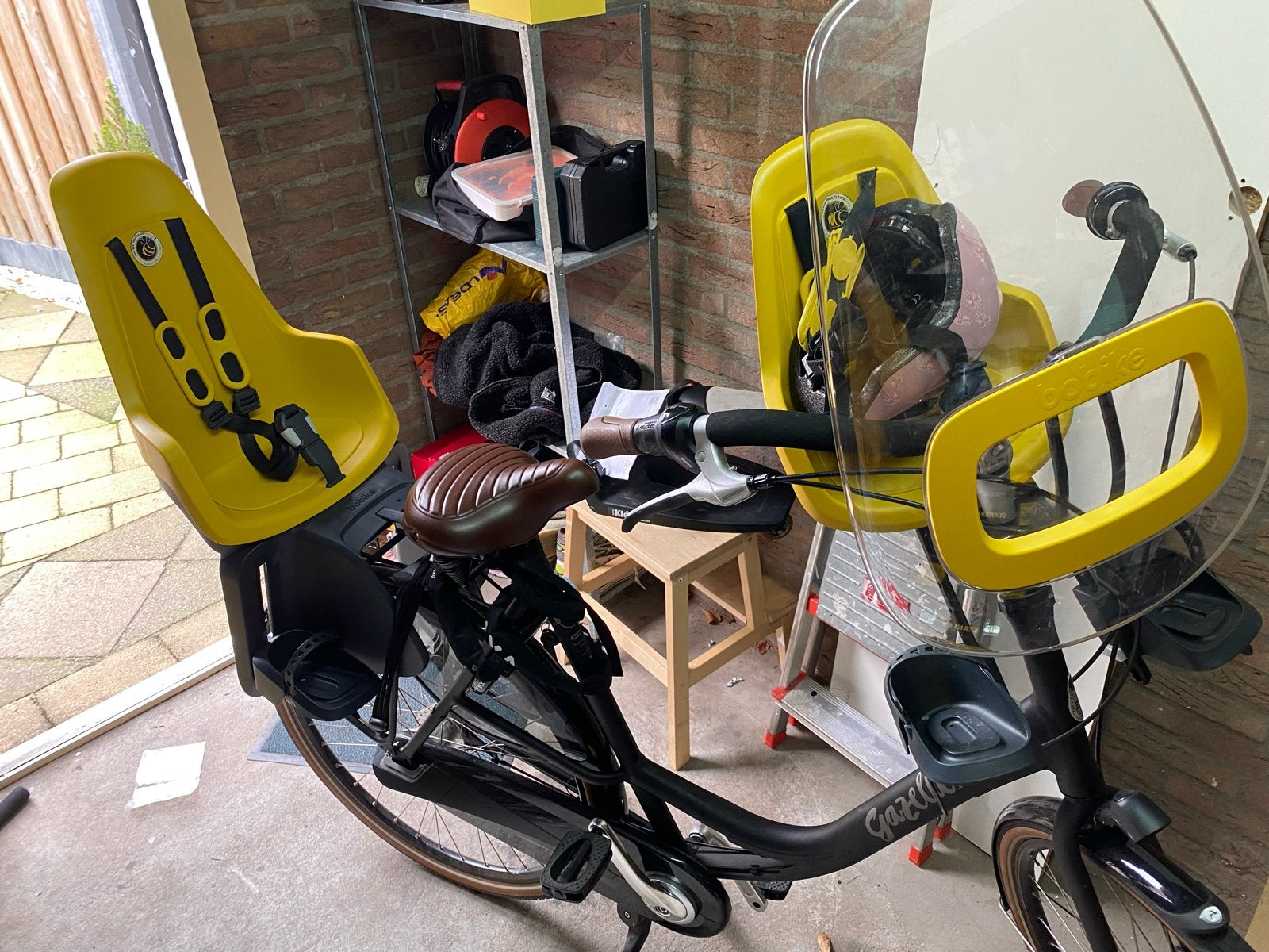 Bobike fietsstoeltjes met windscherm, Ophalen, Zo goed als nieuw, Achterzitje, Voetsteuntjes