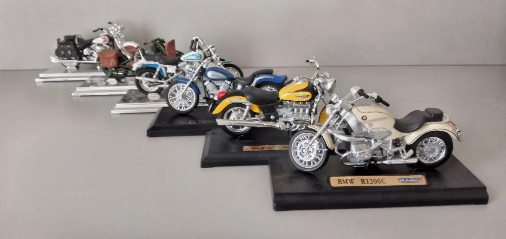 Model motoren 1:18 o.a Maisto,Welly prijs per stuk, Ophalen, Zo goed als nieuw, Formule 1
