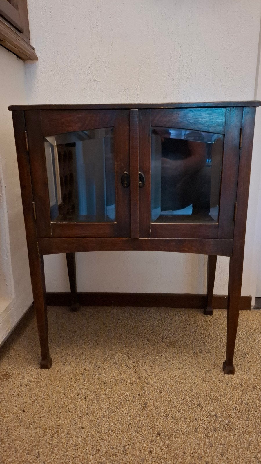 Bijzonder vitrinekastje met aan drie kanten facet glas., Antiek en Kunst, Ophalen