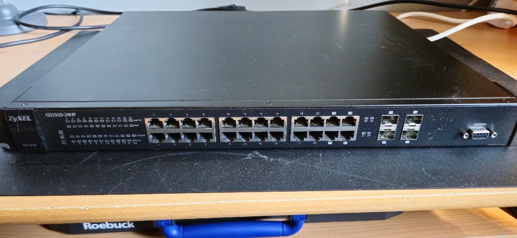 ZyXEL GS1910-24HP 24-port GbE L2 PoE+ Switch (RJ-45 / SFP), Ophalen of Verzenden, Gebruikt