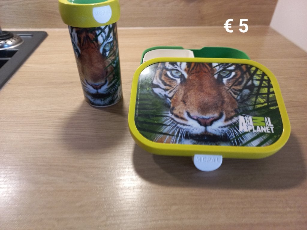 Broodtrommel en beker, Ophalen, Zo goed als nieuw