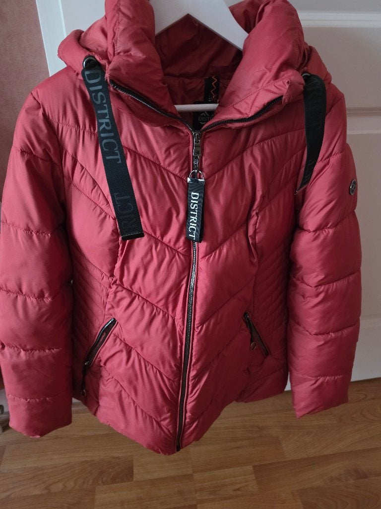 Winterjack – Warm, Stijlvol & In Topstaat!, Maat 38/40 (M), Ophalen of Verzenden, Zo goed als nieuw, District