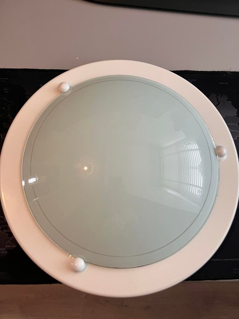 Moderne witte plafonniere 32cm, Ophalen of Verzenden, Zo goed als nieuw, Glas