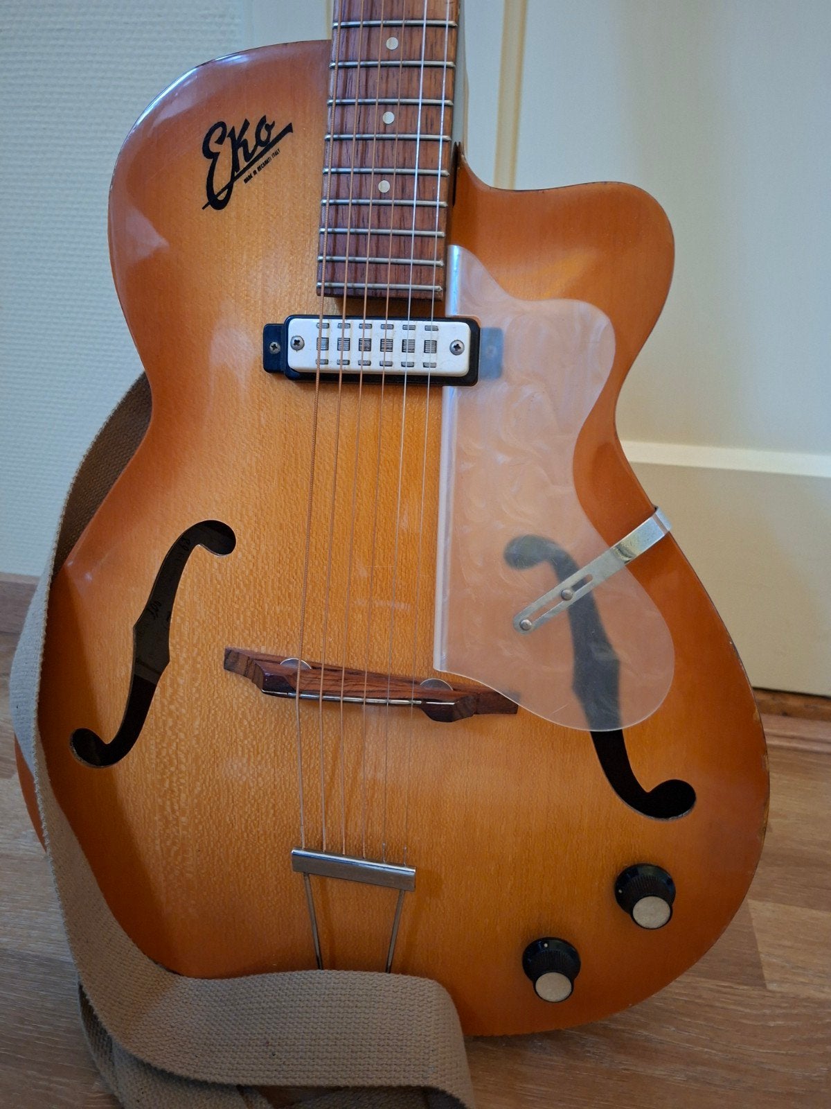 Eko 100 Gitaar met element, Ophalen, Gebruikt, Klassieke of Spaanse gitaar
