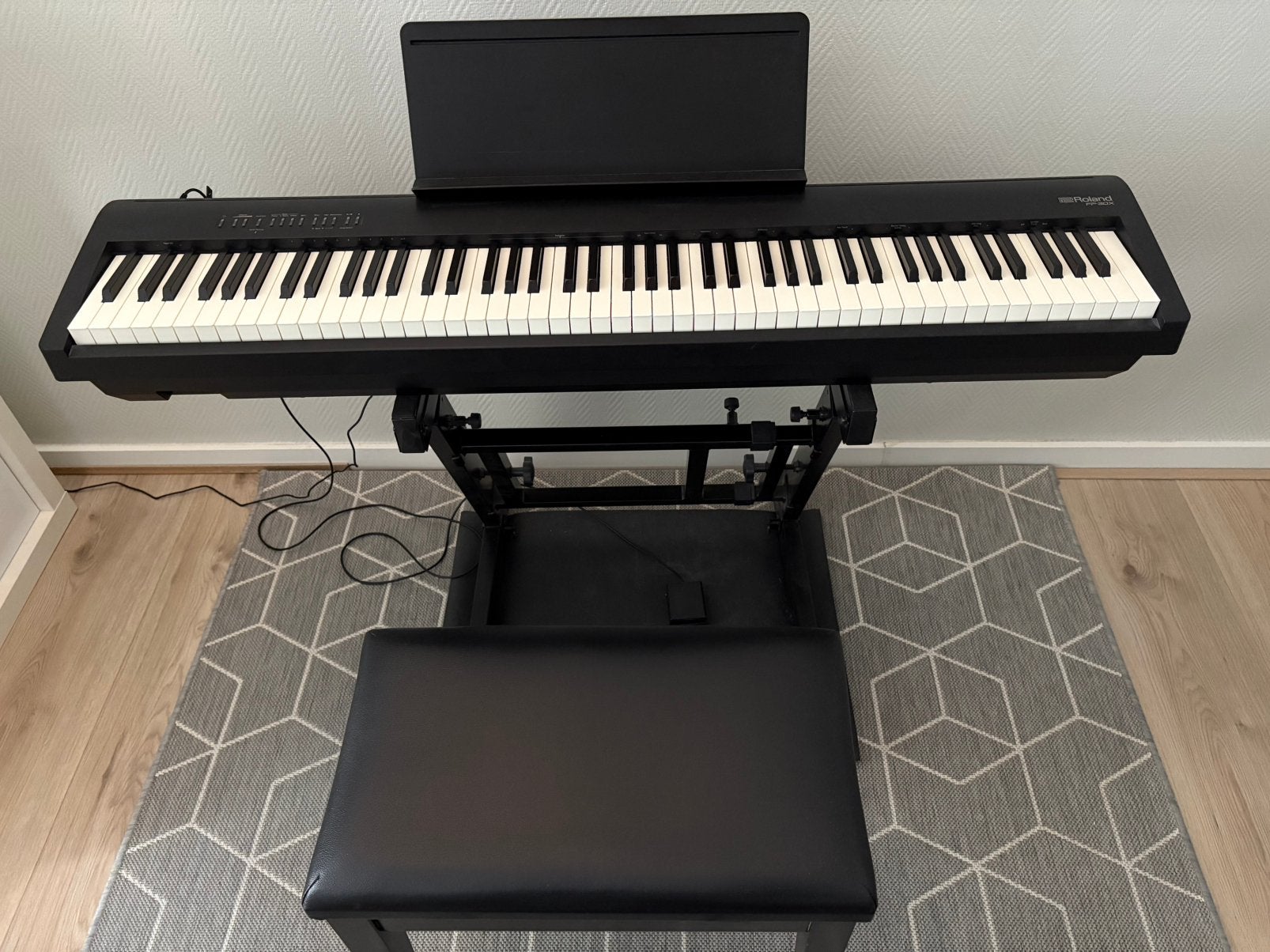 Roland FP-30X digitale piano compleet pakket, Muziek en Instrumenten, Piano's, Zo goed als nieuw, Piano, Zwart, Digitaal, Ophalen