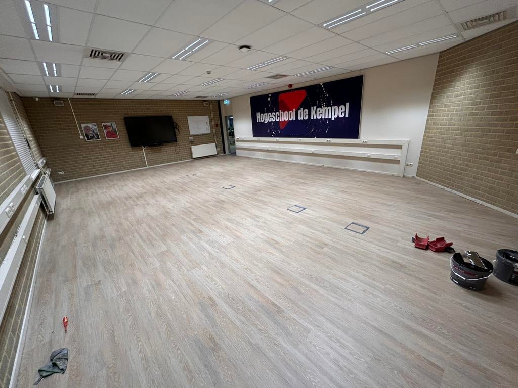 Vloerenlegger egaliseren en/of leggen, Diensten en Vakmensen, Vloerleggers en Parketteurs
