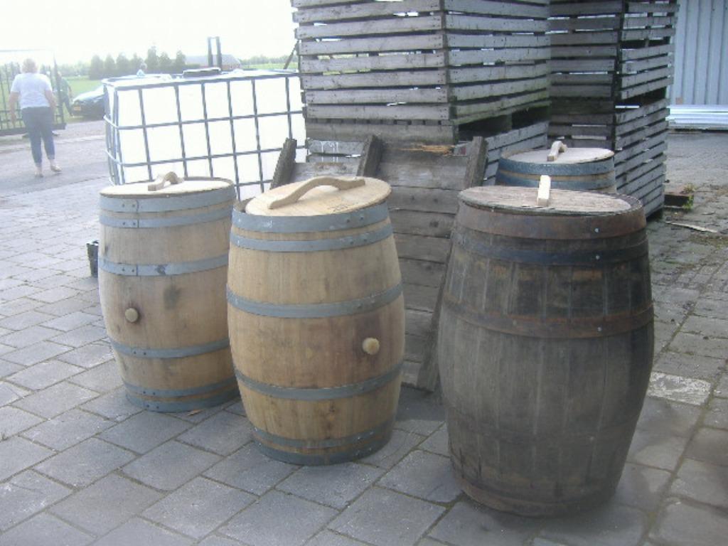 regentonnen van whiskyvaten en wijnvaten, zie foto-omschrijv, Ophalen, 150 liter of meer, Zo goed als nieuw, Met pomp
