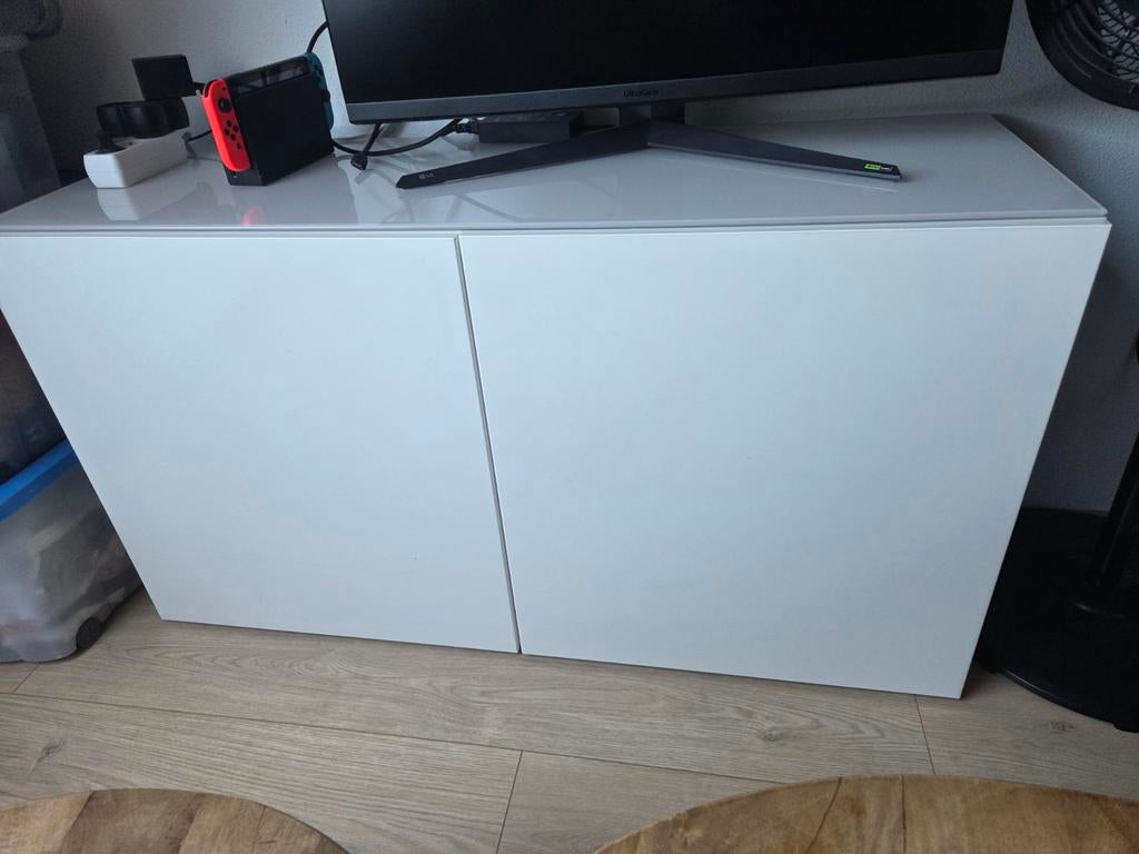 Ikea Besta Tv meubel wit hoogglans met glasplaat, Huis en Inrichting, Kasten | Schoenenkasten, Ophalen of Verzenden, Gebruikt