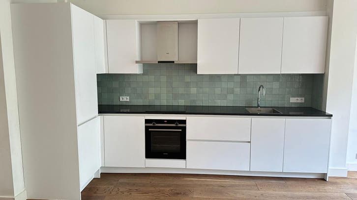 Nette mooie Complete hoekkeuken – DIRECT BESCHIKBAAR