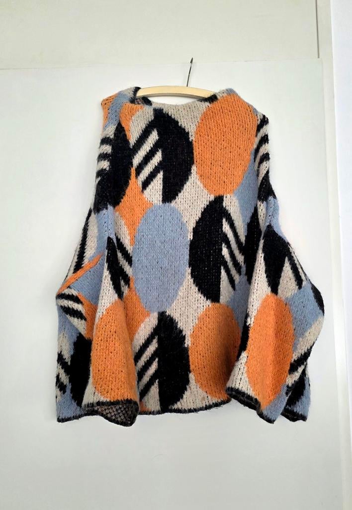 Iconische oversized Zara trui met artistiek abstract patroon, Zara, Ophalen of Verzenden, Gedragen, Maat 38/40 (M)