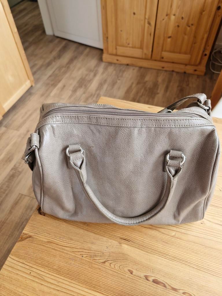 Mooie tas met schouderriem, Sieraden, Tassen en Uiterlijk, Tassen | Damestassen, Ophalen of Verzenden, Zo goed als nieuw, Beige