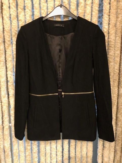 V) d25 modstrom zwarte gevoerde jas, maat s, Kleding | Dames, Verzenden, Zwart, Zo goed als nieuw, Jasje