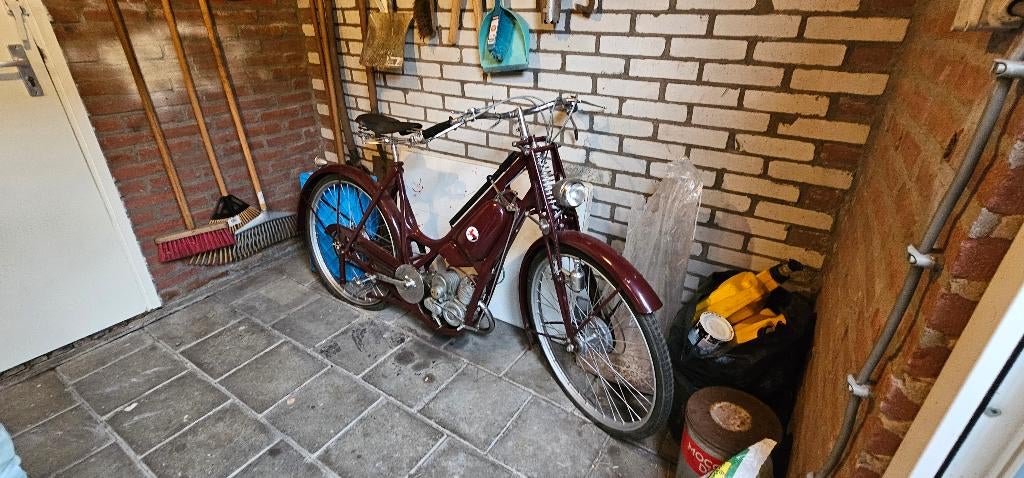 Zeldzame Moped, merk Breda, oldtimer. Prijs is bespreekbaar, Fietsen en Brommers, Brommers | Overige merken, Gebruikt, Maximaal 25 km/u