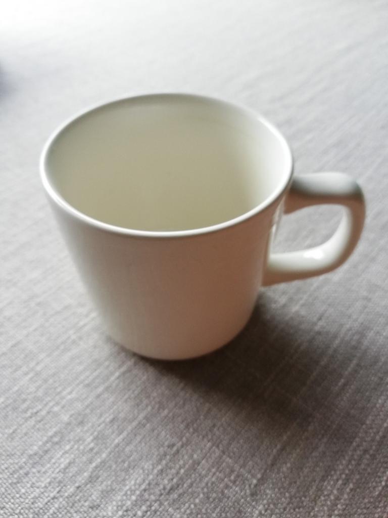 Gezocht wedgwood edmee bekers, Ophalen of Verzenden, Zo goed als nieuw, Wedgwood, Kop(pen) en/of Schotel(s)