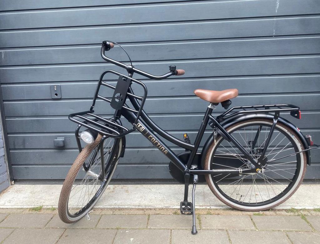 Zeer nette Cortina 24 ,en 26 meisjes transportfiets met 3v, Ophalen, Zo goed als nieuw, 26 inch of meer