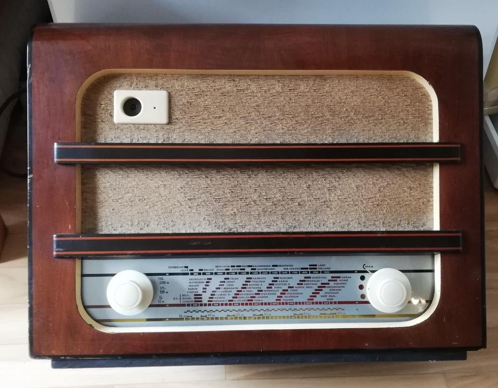 Aristona Radio H213A uit 1947. (Omgebouwd), Ophalen