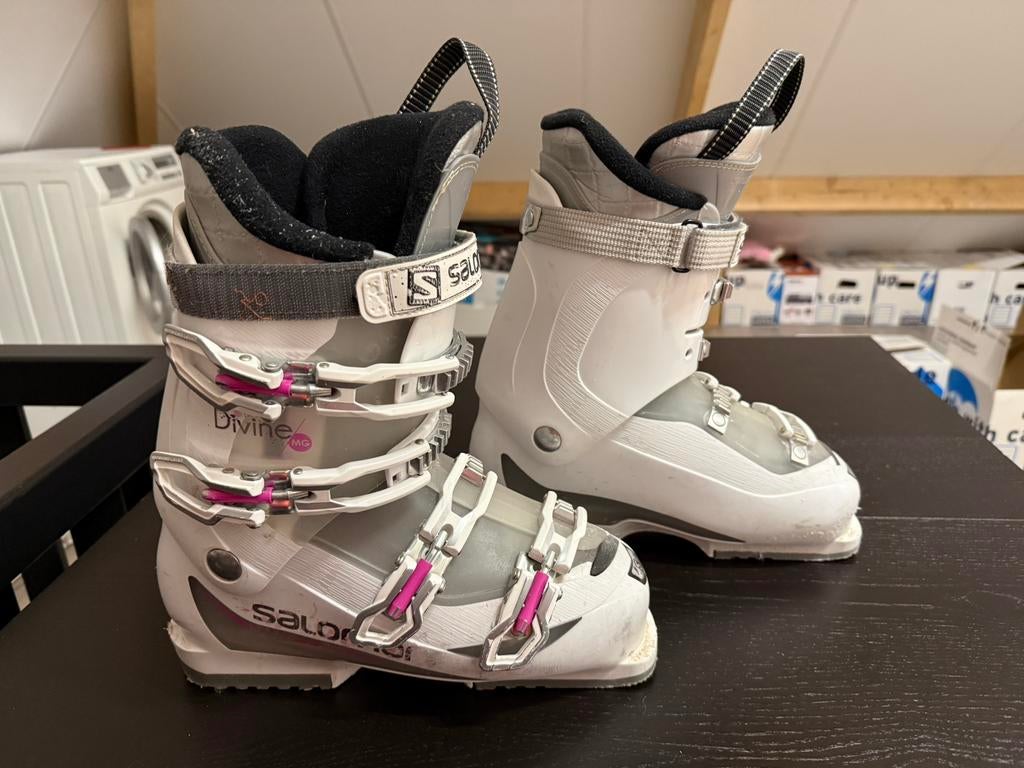 Salomon Divine MG ski schoenen, 160 tot 180 cm, Schoenen, Zo goed als nieuw, Salomon
