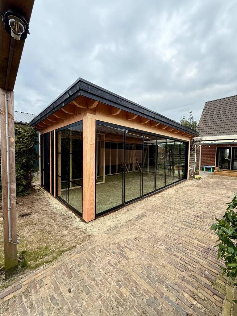 Foto 20 van Tuinhuizen, tuinkamer, poolhouse, carport, overkapping