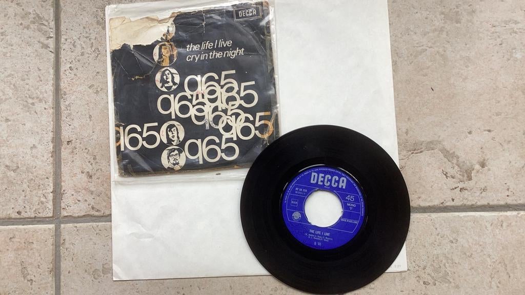 Single Q65: The life I live, Gebruikt, 7 inch, Single, Ophalen of Verzenden