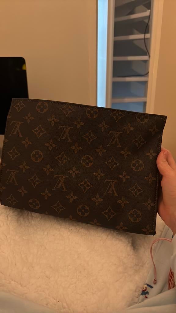 Louis Vuitton tasje om je spulletjes in te doen, Sieraden, Tassen en Uiterlijk, Ophalen of Verzenden, Zo goed als nieuw, Zwart