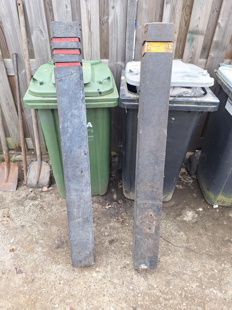 Te koop 2 x diamtkoppaal afzetpaal, Ophalen, Minder dan 180 cm, Palen