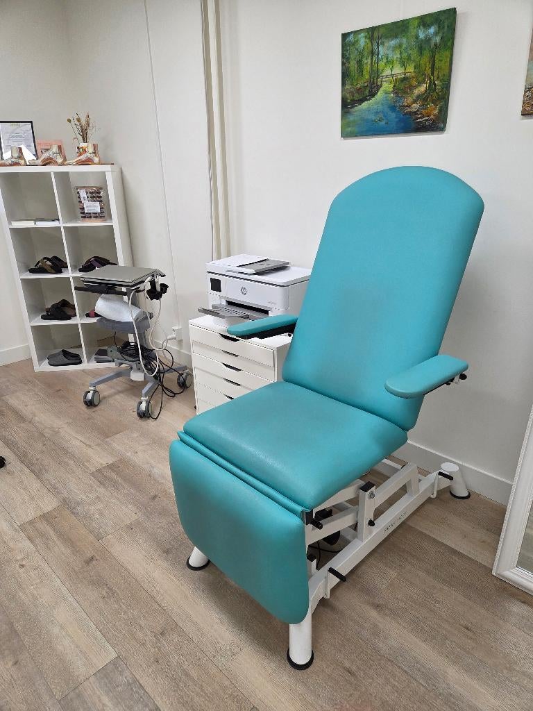 Pedicure/podotherapie elektrische stoel- 450 euro, Ophalen, Gebruikt, Hand- en Voetverzorging