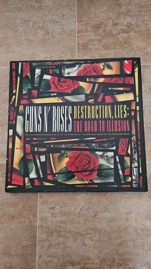 CD box Guns N' Roses Destruction, Lies: The road to Illusion, Ophalen of Verzenden, Zo goed als nieuw, Poprock